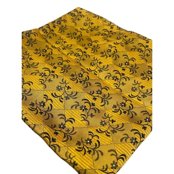 VTG MCM Handkerchief Made in Italy 100% Silk Deco Floral Yellow Pocket Square - Picture 1 of 15